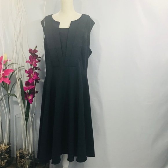 City Chic - NWOT Fit and Flare Dress - Picture 3 of 7